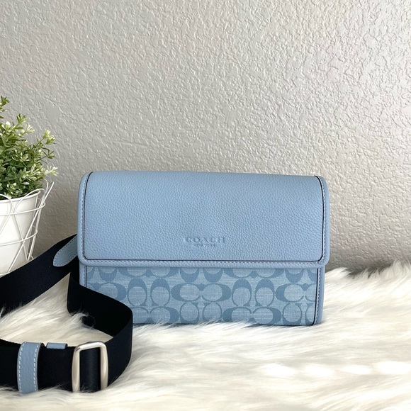 COACH Turner Flap Crossbody In Signature Chambray
Style No. CH828 - Picture 1 of 8